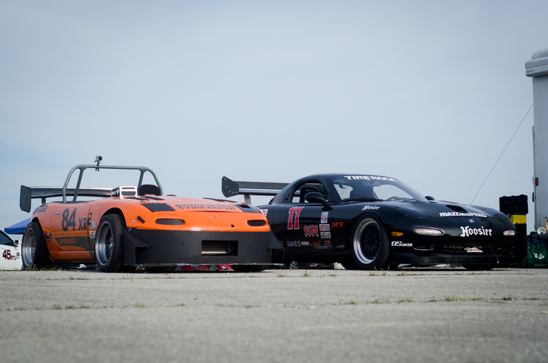 Illustration for article titled Dead planes and pork barbecue: Running my Miata at the Blytheville Pro